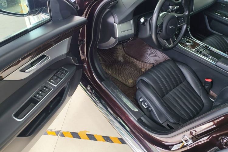 Used Jaguar XFL 2019 XFL 2.0T 300 PS Four-Wheel-Drive Luxury Edition Driver Seat