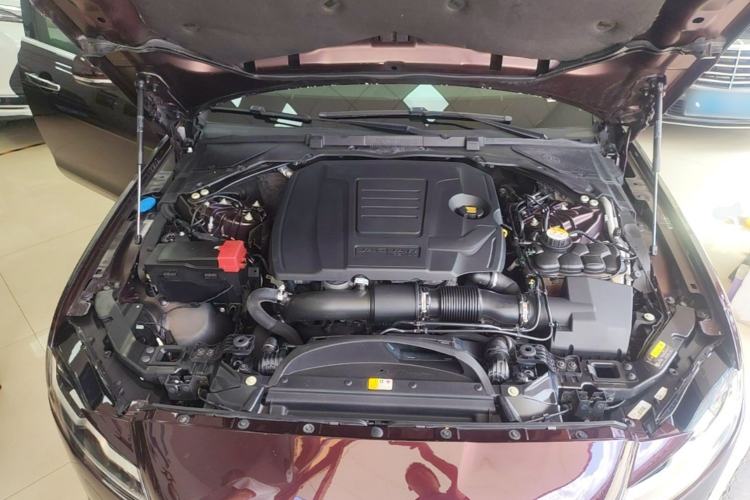 Used Jaguar XFL 2019 XFL 2.0T 300 PS Four-Wheel-Drive Luxury Edition Engine Bay