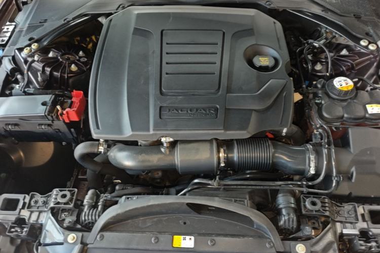 Used Jaguar XFL 2019 XFL 2.0T 200 PS Two-Wheel-Drive Elite Edition Engine Bay