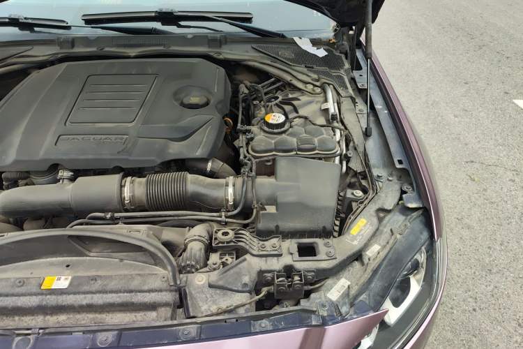 Used Jaguar XFL 2019 XFL 2.0T 200 PS Two-Wheel-Drive Elite Edition Engine Bay Left
