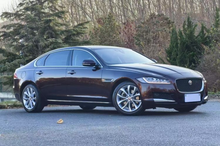 Used Jaguar XFL 2019 XFL 2.0T 250 PS Two-Wheel-Drive Luxury Edition Exterior 1