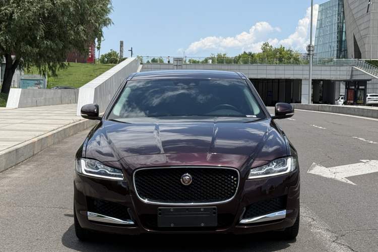 Used Jaguar XFL 2019 XFL 2.0T 300 PS Four-Wheel-Drive Luxury Edition Exterior 2