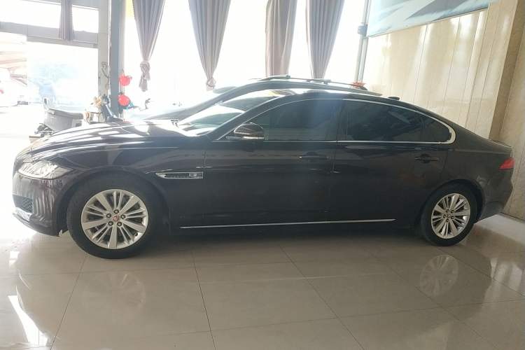 Used Jaguar XFL 2019 XFL 2.0T 200PS Two-Wheel-Drive Luxury Edition Exterior 3