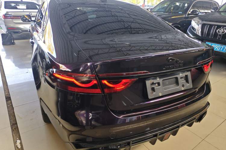 Used Jaguar XFL 2019 XFL 2.0T 250 PS Two-Wheel-Drive Luxury Edition Exterior 3