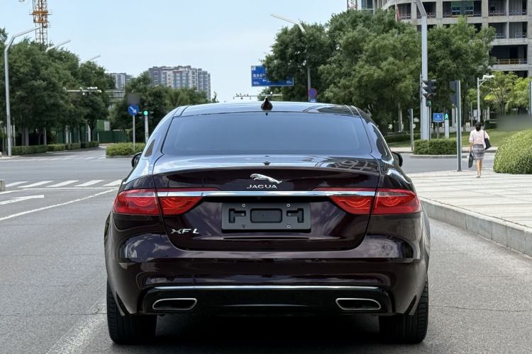 Used Jaguar XFL 2019 XFL 2.0T 300 PS Four-Wheel-Drive Luxury Edition Exterior 4