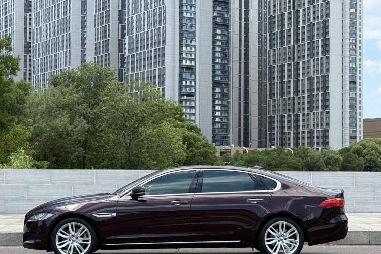 Used Jaguar XFL 2019 XFL 2.0T 300 PS Four-Wheel-Drive Luxury Edition Exterior 6