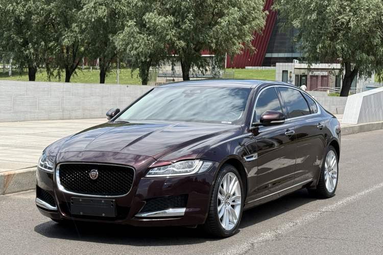Used Jaguar XFL 2019 XFL 2.0T 300 PS Four-Wheel-Drive Luxury Edition Guazi used car, China used car export, Used car for sale, Used cars, Cheapest cars for sale