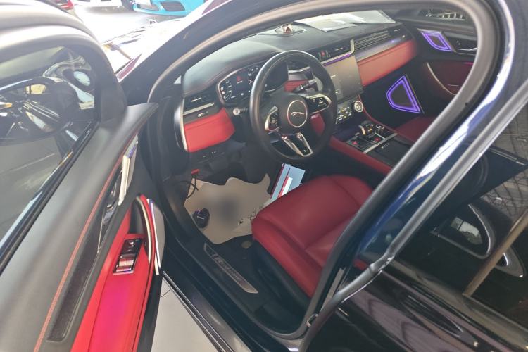 Used Jaguar XFL 2019 XFL 2.0T 250 PS Two-Wheel-Drive Luxury Edition Interior 3