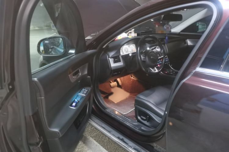 Used Jaguar XFL 2019 XFL 2.0T 250 PS Two-Wheel-Drive Luxury Edition Interior 3