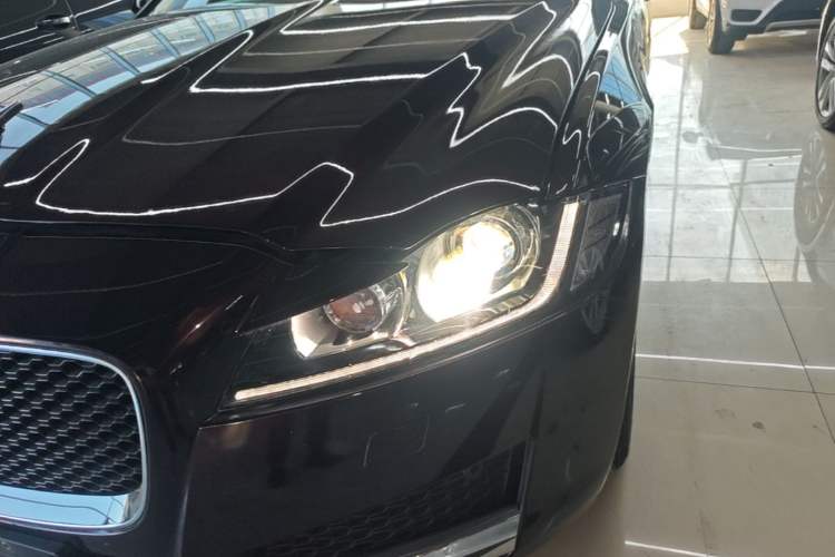 Used Jaguar XFL 2019 XFL 2.0T 200 PS Two-Wheel-Drive Elite Edition Left Front Headlight