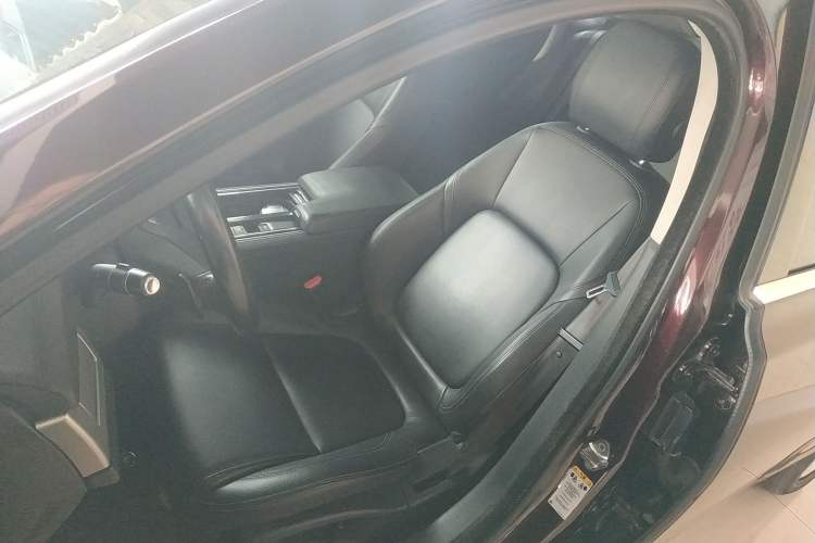 Used Jaguar XFL 2019 XFL 2.0T 200PS Two-Wheel-Drive Luxury Edition Left Front Seat