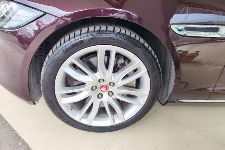 Used Jaguar XFL 2019 XFL 2.0T 300 PS Four-Wheel-Drive Luxury Edition Left Front Wheel Hub