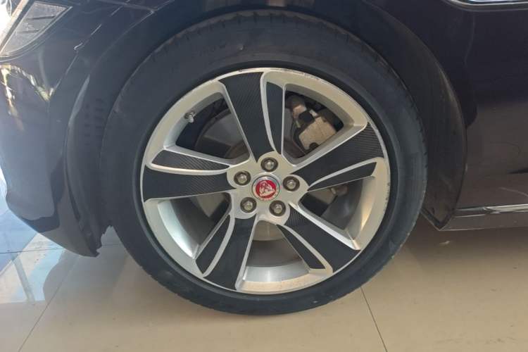 Used Jaguar XFL 2019 XFL 2.0T 200 PS Two-Wheel-Drive Elite Edition Left Front Wheel Hub
