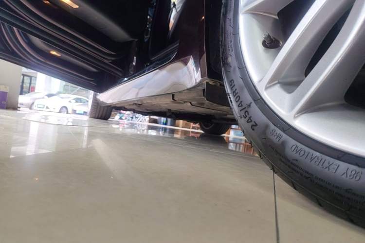 Used Jaguar XFL 2019 XFL 2.0T 300 PS Four-Wheel-Drive Luxury Edition Left Side Sill