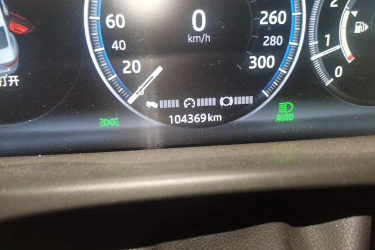 Used Jaguar XFL 2019 XFL 2.0T 250 PS Two-Wheel-Drive Luxury Edition Odometer Close Up