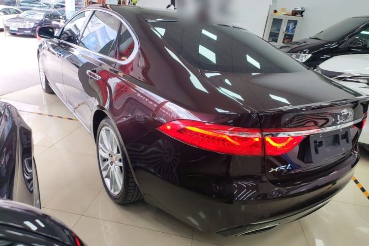 Used Jaguar XFL 2019 XFL 2.0T 300 PS Four-Wheel-Drive Luxury Edition Rear Left 45 Deg