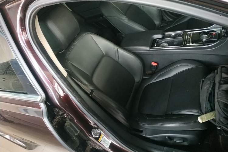 Used Jaguar XFL 2019 XFL 2.0T 200PS Two-Wheel-Drive Luxury Edition Right Front Seat