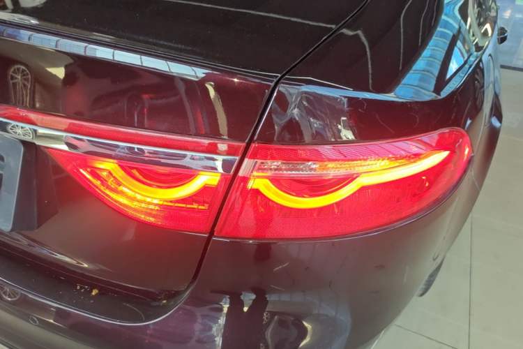 Used Jaguar XFL 2019 XFL 2.0T 200 PS Two-Wheel-Drive Elite Edition Right Rear Taillight