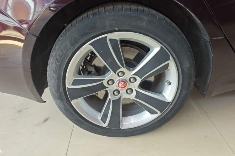 Used Jaguar XFL 2019 XFL 2.0T 200 PS Two-Wheel-Drive Elite Edition Right Rear Wheel Hub