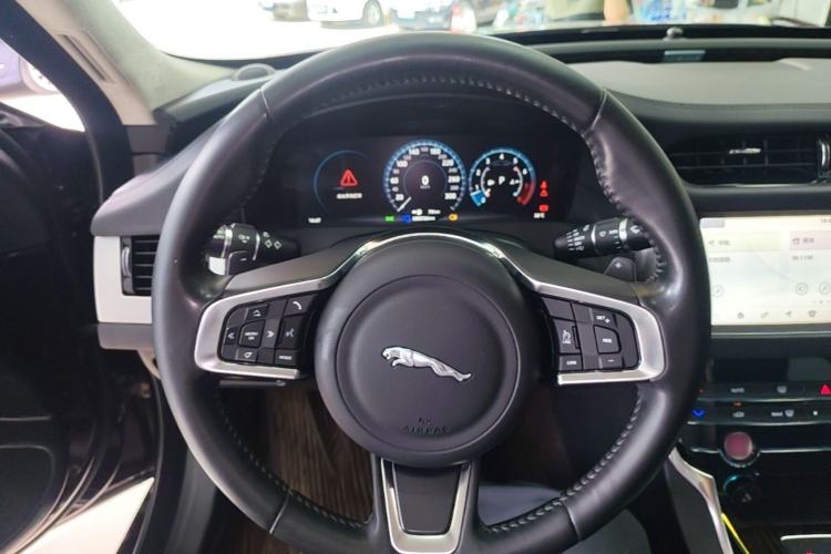Used Jaguar XFL 2019 XFL 2.0T 300 PS Four-Wheel-Drive Luxury Edition Steering Wheel