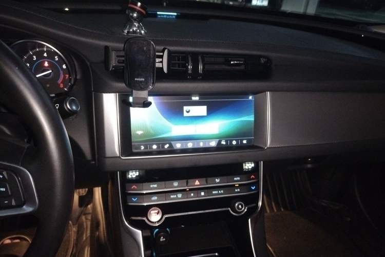 Used Jaguar XFL 2019 XFL 2.0T 200PS Two-Wheel-Drive Luxury Edition Audio And AC Panel
