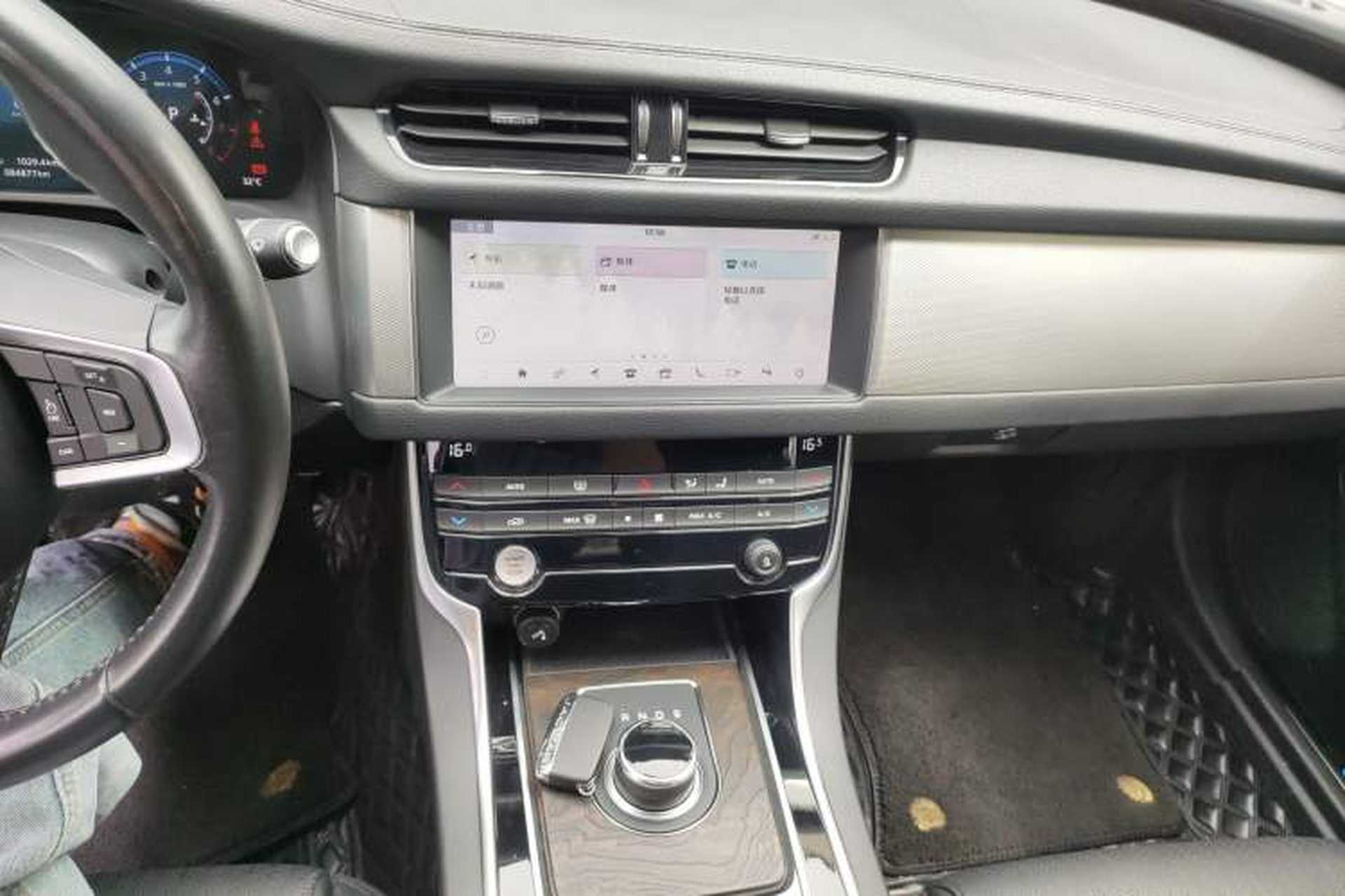 Used Jaguar XFL 2019 XFL 2.0T 250 PS Two-Wheel-Drive Luxury Edition Audio And AC Panel