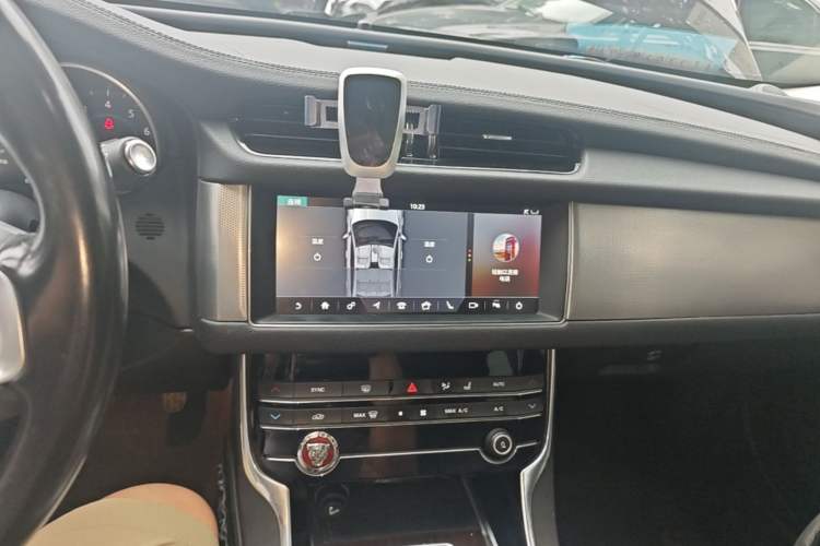 Used Jaguar XFL 2019 XFL 2.0T 200 PS Two-Wheel-Drive Elite Edition Audio And AC Panel
