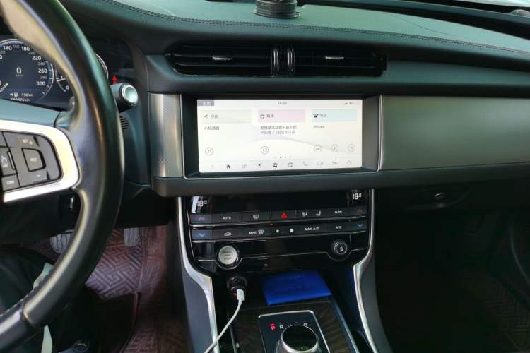 Used Jaguar XFL 2019 XFL 2.0T 250 PS Two-Wheel-Drive Luxury Edition Audio And AC Panel