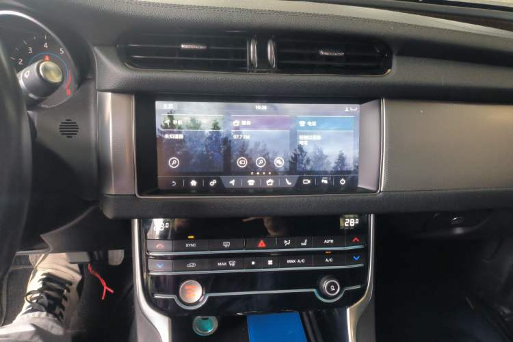 Used Jaguar XFL 2019 XFL 2.0T 200 PS Two-Wheel-Drive Elite Edition Audio And AC Panel