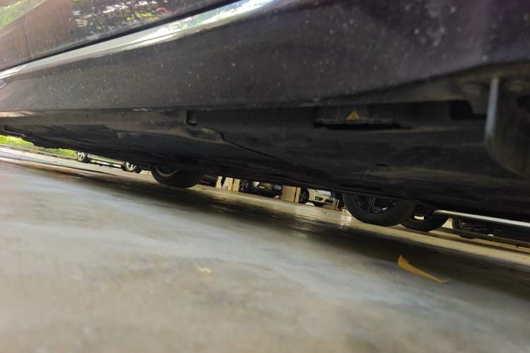 Used Jaguar XFL 2019 XFL 2.0T 200 PS Two-Wheel-Drive Elite Edition Chassis Rear Left