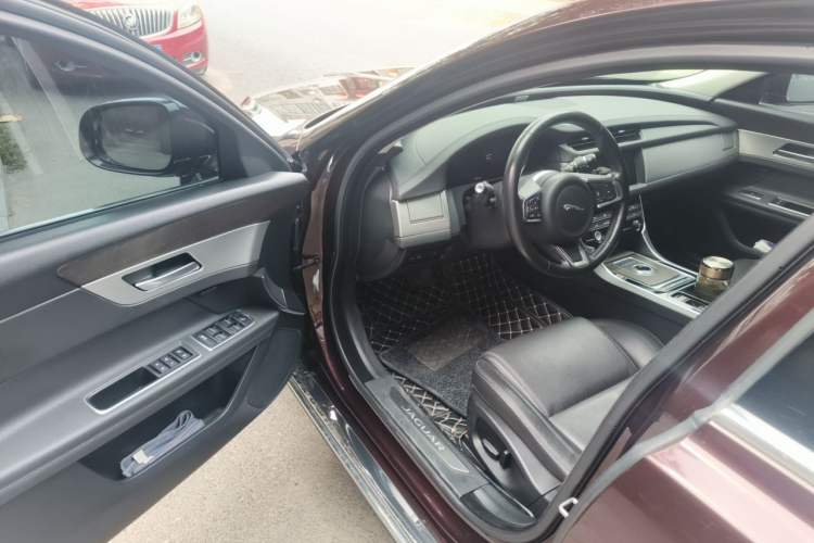 Used Jaguar XFL 2019 XFL 2.0T 250 PS Two-Wheel-Drive Luxury Edition Driver Seat