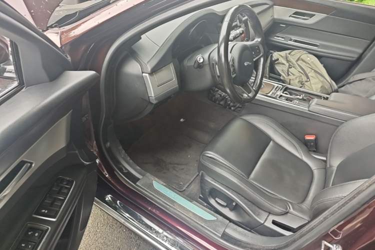 Used Jaguar XFL 2019 XFL 2.0T 200 PS Two-Wheel-Drive Elite Edition Driver Seat