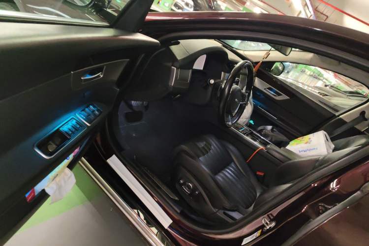 Used Jaguar XFL 2019 XFL 2.0T 300 PS Four-Wheel-Drive Luxury Edition Driver Seat