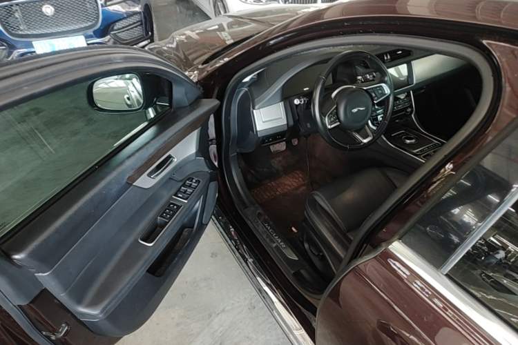 Used Jaguar XFL 2019 XFL 2.0T 250 PS Two-Wheel-Drive Luxury Edition Driver Seat