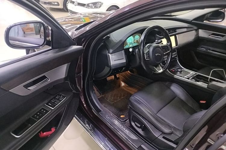 Used Jaguar XFL 2019 XFL 2.0T 250 PS Two-Wheel-Drive Luxury Edition Driver Seat