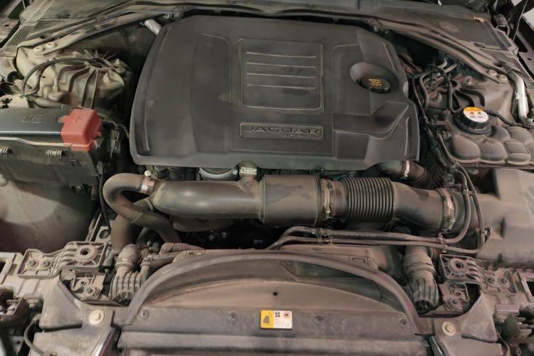 Used Jaguar XFL 2019 XFL 2.0T 300 PS Four-Wheel-Drive Luxury Edition Engine Bay