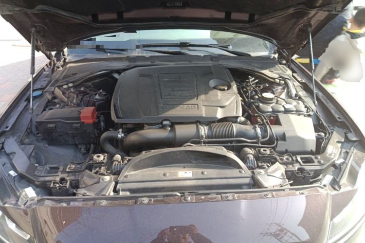 Used Jaguar XFL 2019 XFL 2.0T 200PS Two-Wheel-Drive Luxury Edition Engine Bay