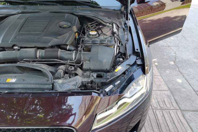 Used Jaguar XFL 2019 XFL 2.0T 250 PS Two-Wheel-Drive Luxury Edition Engine Bay Left
