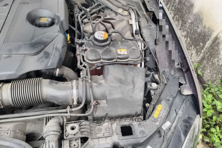 Used Jaguar XFL 2019 XFL 2.0T 200 PS Two-Wheel-Drive Elite Edition Engine Bay Left