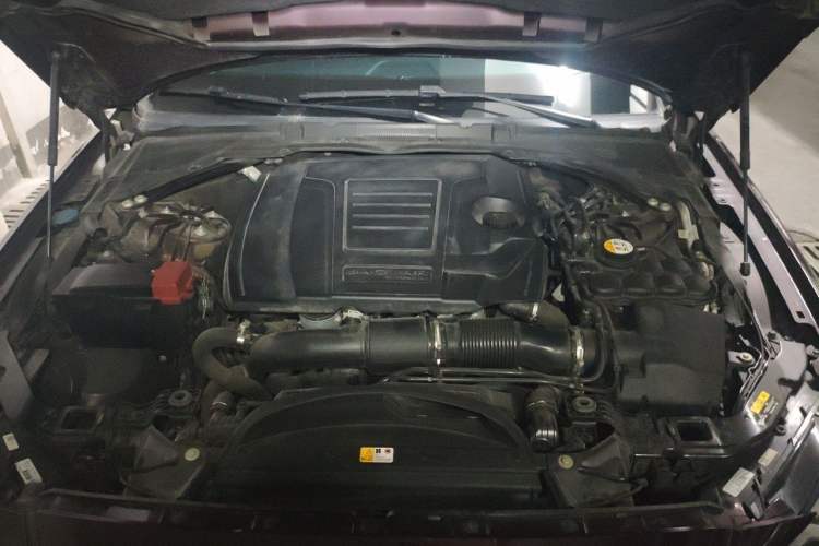 Used Jaguar XFL 2019 XFL 2.0T 250 PS Two-Wheel-Drive Luxury Edition Engine Bay
