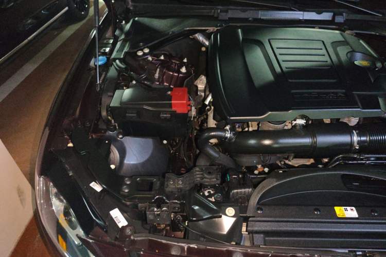 Used Jaguar XFL 2019 XFL 2.0T 200 PS Two-Wheel-Drive Elite Edition Engine Bay Right