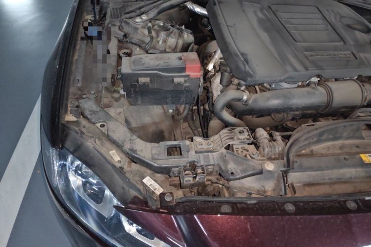 Used Jaguar XFL 2019 XFL 2.0T 200 PS Two-Wheel-Drive Elite Edition Engine Bay Right