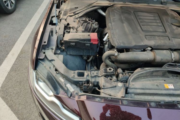 Used Jaguar XFL 2019 XFL 2.0T 250 PS Two-Wheel-Drive Luxury Edition Engine Bay Right