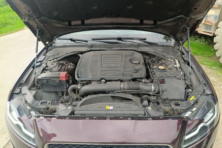 Used Jaguar XFL 2019 XFL 2.0T 250 PS Two-Wheel-Drive Luxury Edition Engine Bay