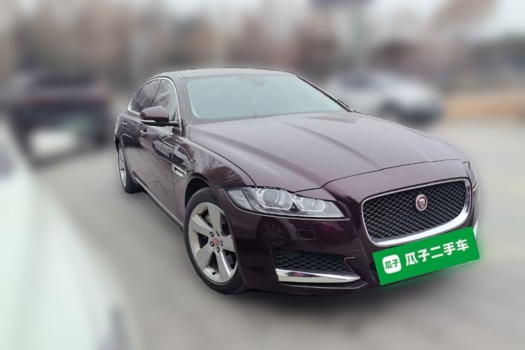 Used Jaguar XFL 2019 XFL 2.0T 200 PS Two-Wheel-Drive Elite Edition Front Right 45 Deg