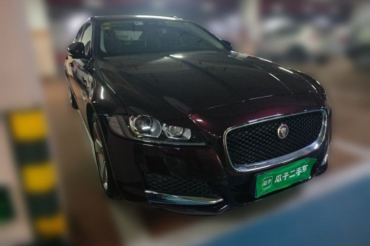 Used Jaguar XFL 2019 XFL 2.0T 200 PS Two-Wheel-Drive Elite Edition Front Right 45 Deg