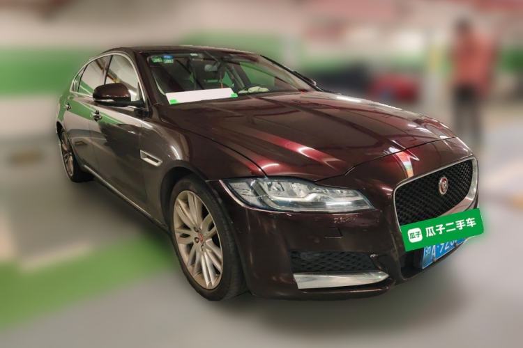 Used Jaguar XFL 2019 XFL 2.0T 300 PS Four-Wheel-Drive Luxury Edition Front Right 45 Deg