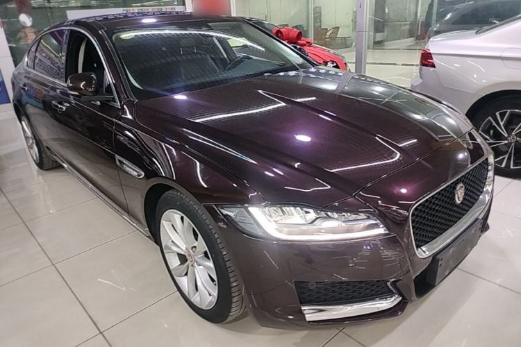 Used Jaguar XFL 2019 XFL 2.0T 250 PS Two-Wheel-Drive Luxury Edition Front Right 45 Deg
