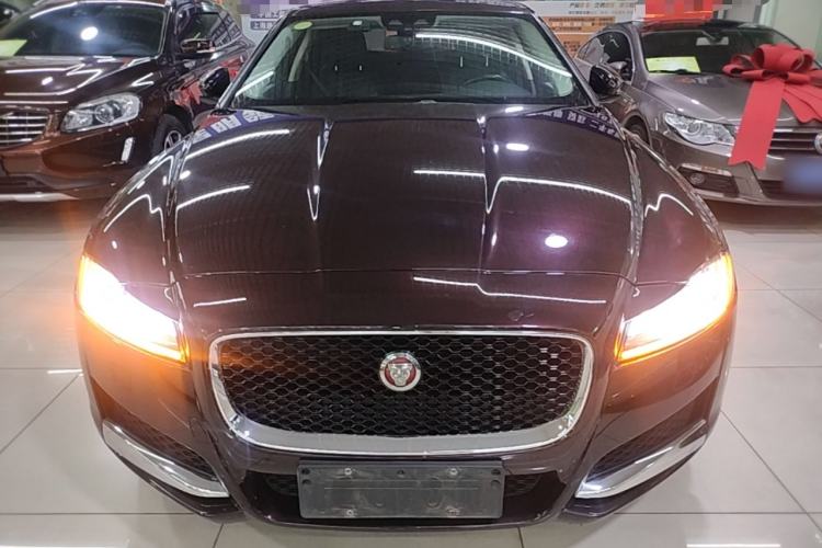 Used Jaguar XFL 2019 XFL 2.0T 250 PS Two-Wheel-Drive Luxury Edition Front