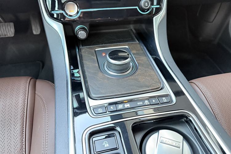 Used Jaguar XFL 2019 XFL 2.0T 250 PS Four-Wheel Drive Luxury Edition Gear Lever